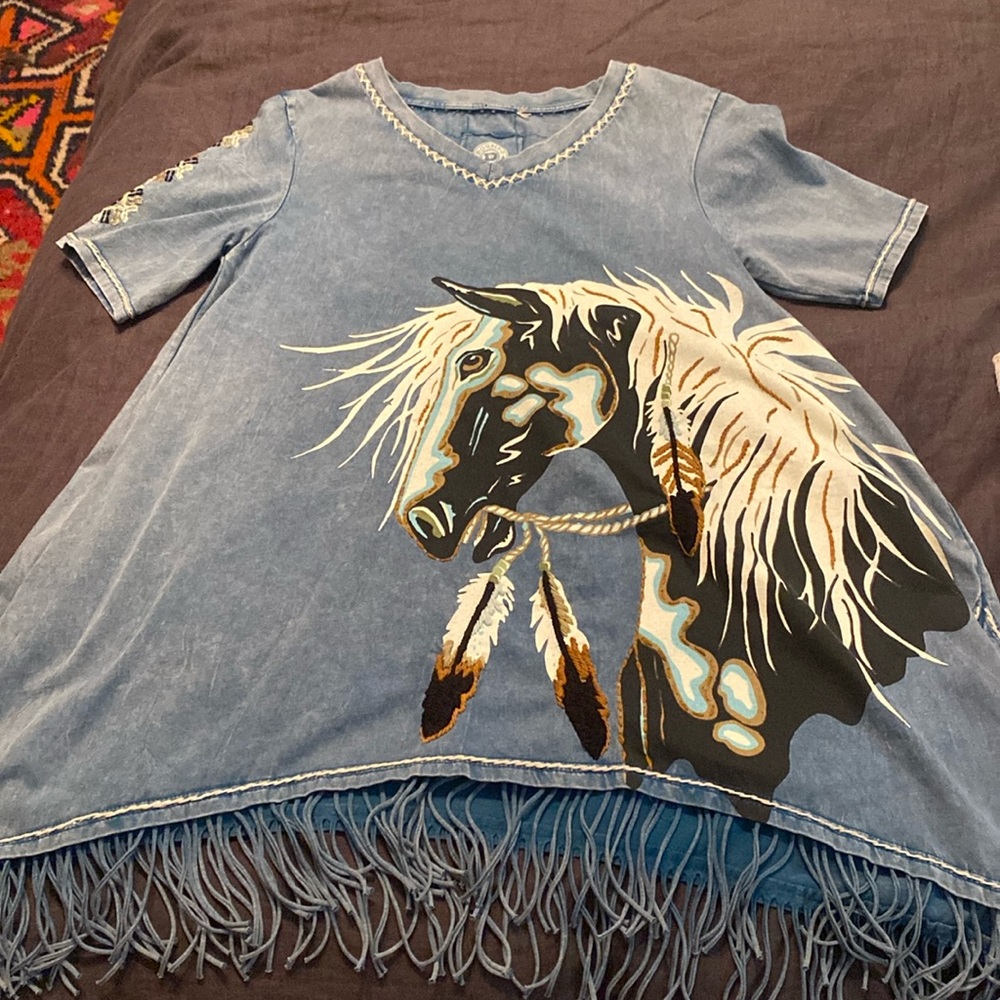 Slightly used Double D Ranch shirt, perfect condition, flares at bottom